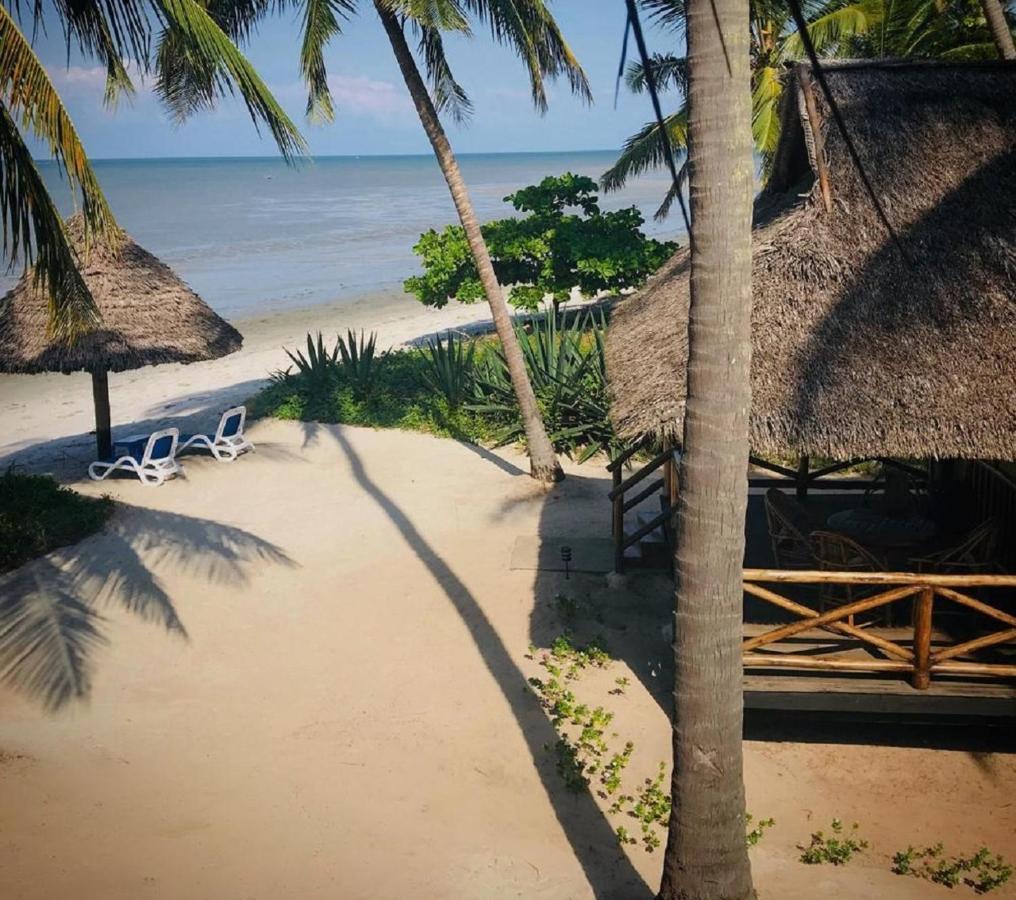 Barry'S Beach Resort Mkwaja Extérieur photo