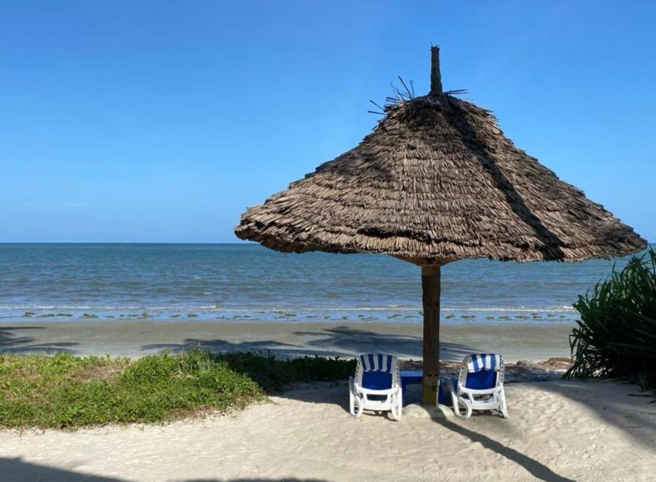 Barry'S Beach Resort Mkwaja Extérieur photo