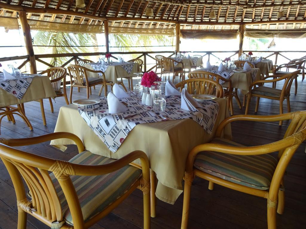 Barry'S Beach Resort Mkwaja Extérieur photo